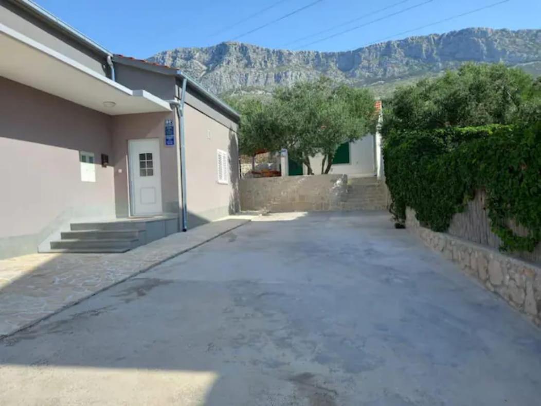 Holiday Home Kastela Village Екстериор снимка
