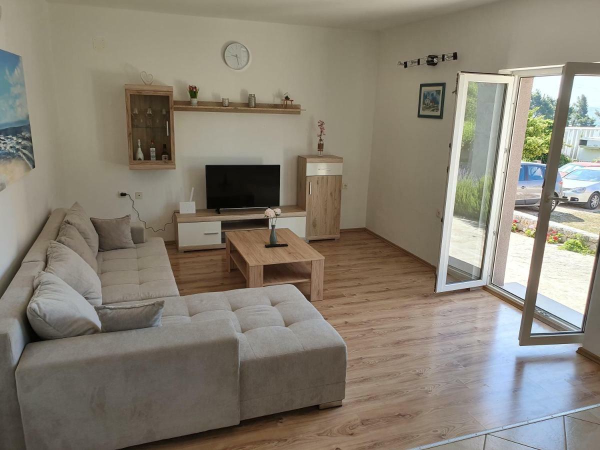 Holiday Home Kastela Village Екстериор снимка