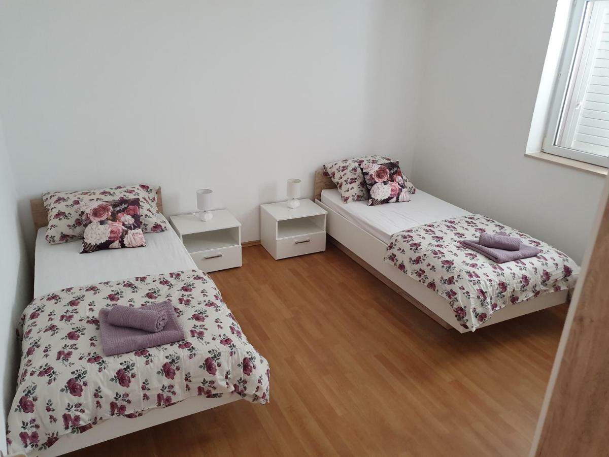 Holiday Home Kastela Village Екстериор снимка