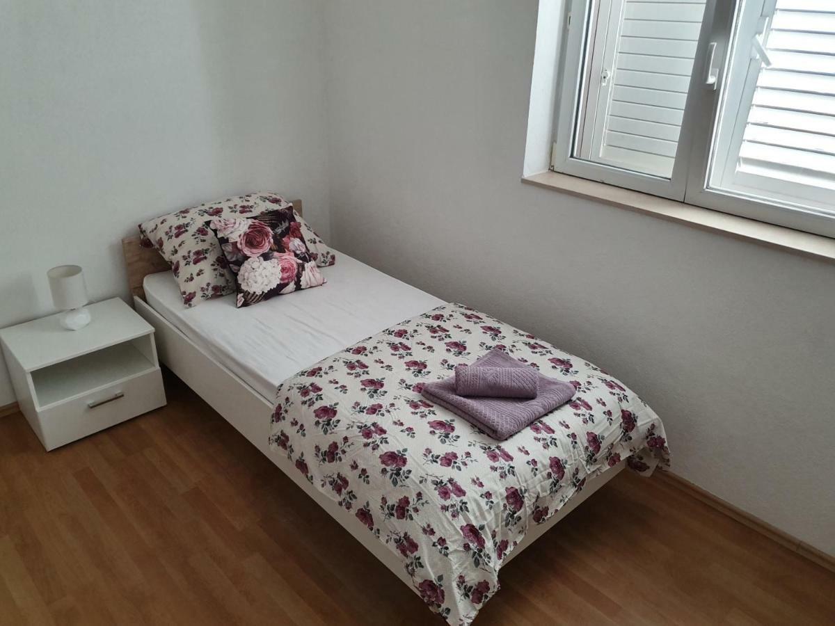 Holiday Home Kastela Village Екстериор снимка